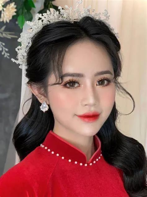 Trang điểm cô dâu ngày cưới là gì?