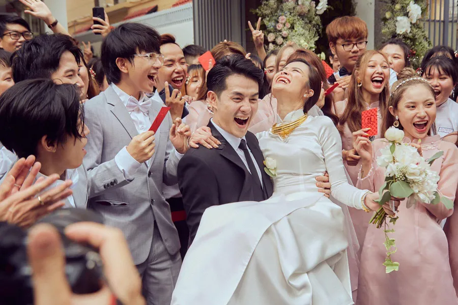Đoàn nhà trai rước dâu về nhà chồng
